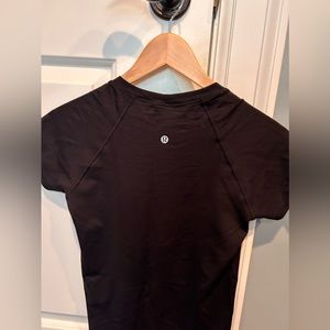 Black lulu tshirt size 6